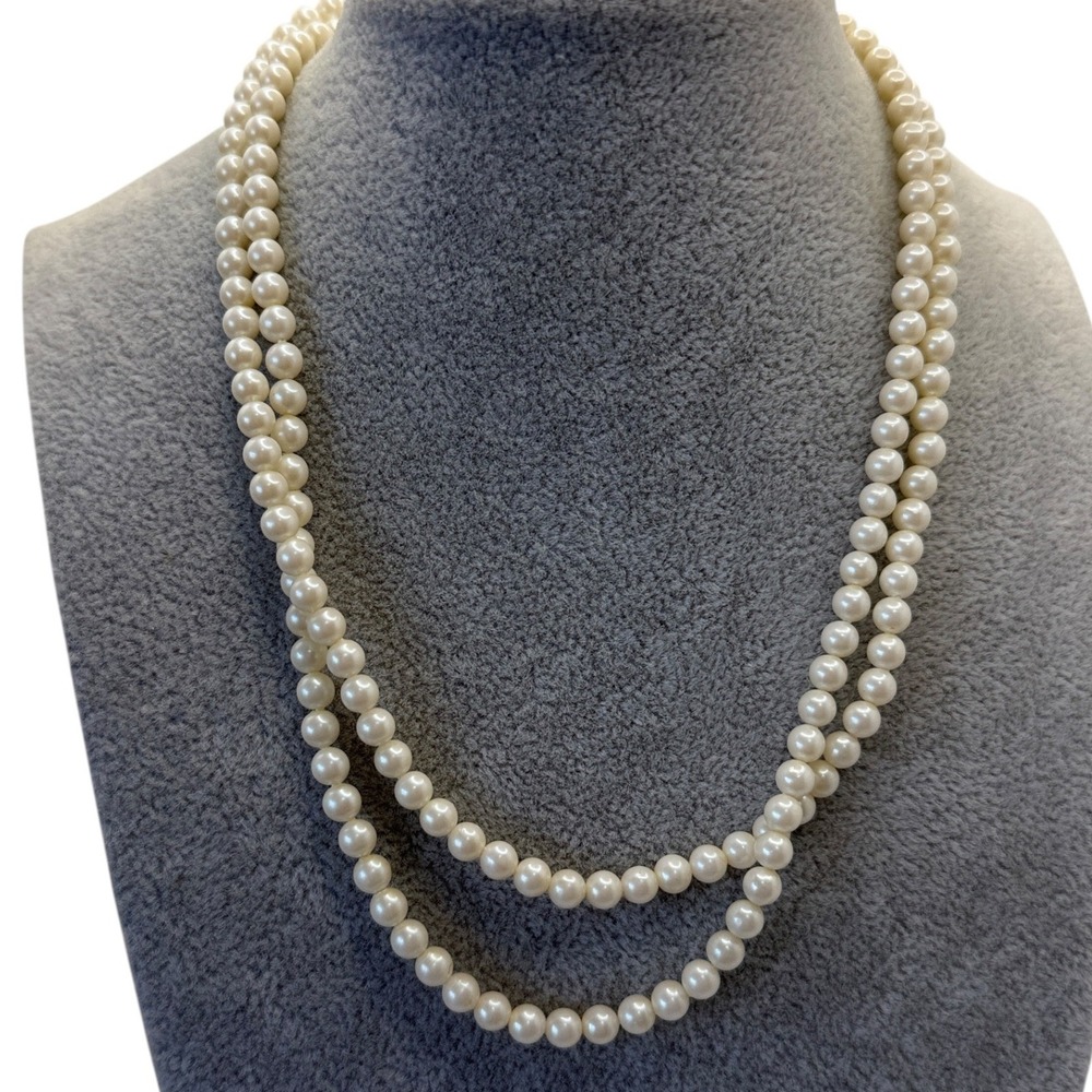 Avon Faux Pearl Necklace Womens OS Cream Excellent Vintage Long Strand Jewelry